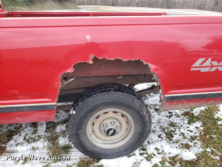 image for item ET9982 1996 Chevrolet K1500 pickup truck