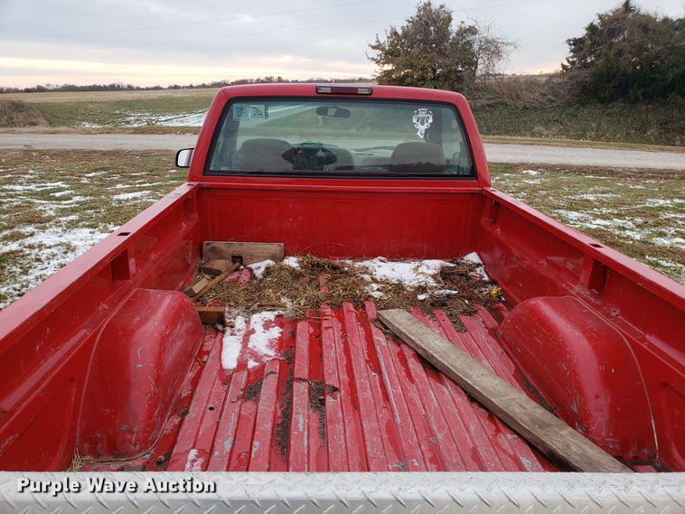 image for item ET9982 1996 Chevrolet K1500 pickup truck