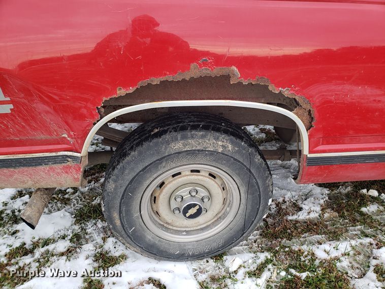 image for item ET9982 1996 Chevrolet K1500 pickup truck