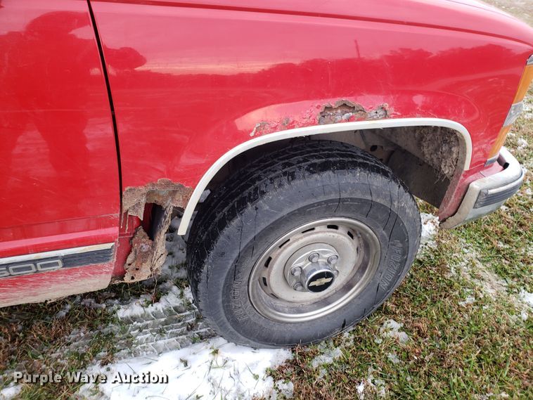 image for item ET9982 1996 Chevrolet K1500 pickup truck