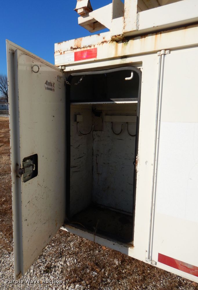 image for item EY9362 Altec utility bed