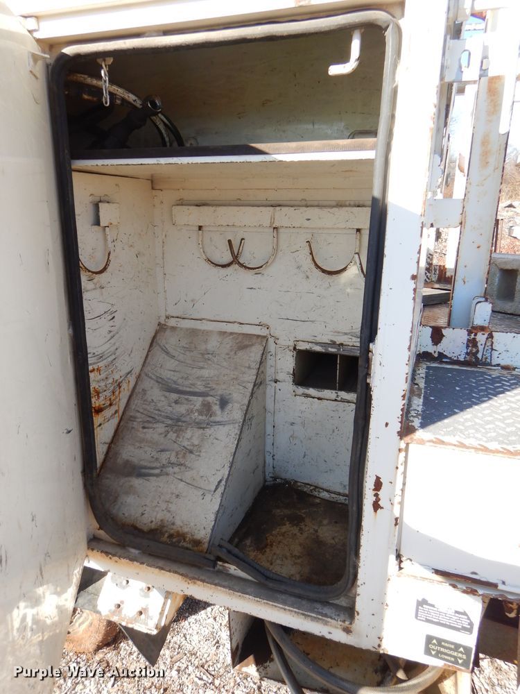 image for item EY9362 Altec utility bed