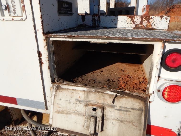 image for item EY9362 Altec utility bed