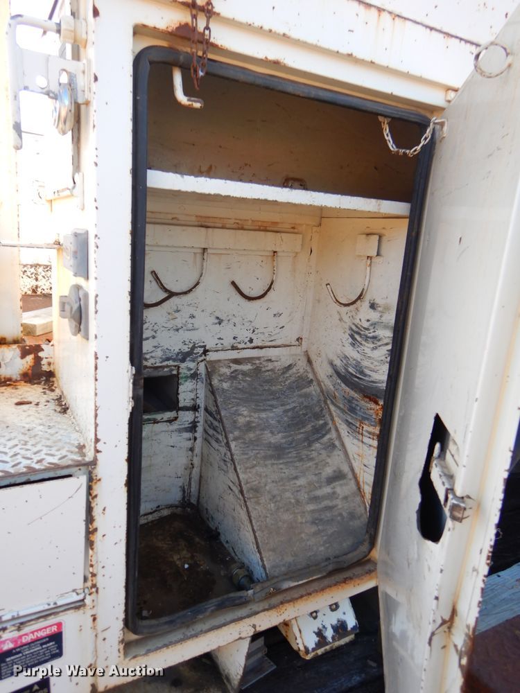 image for item EY9362 Altec utility bed