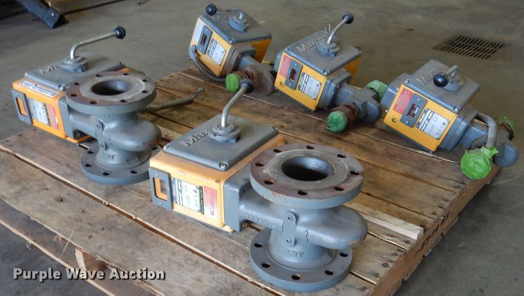 image for item FA9324 Maxon natural gas valve