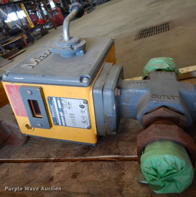 image for item FA9324 Maxon natural gas valve