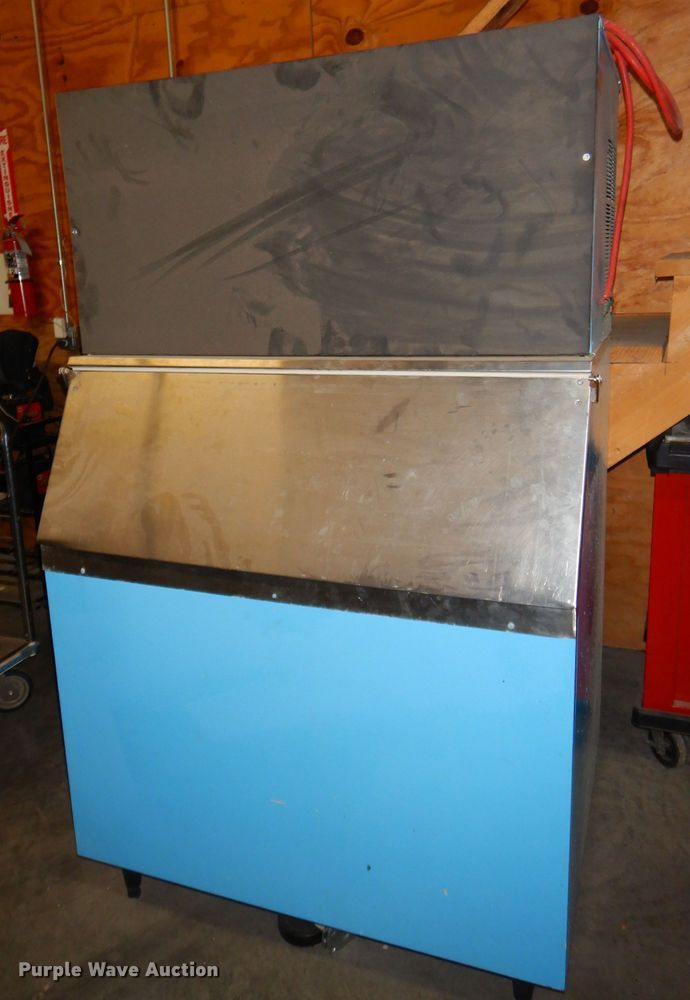 Manitowoc ice machine in Joplin, MO Item FA9867 sold Purple Wave
