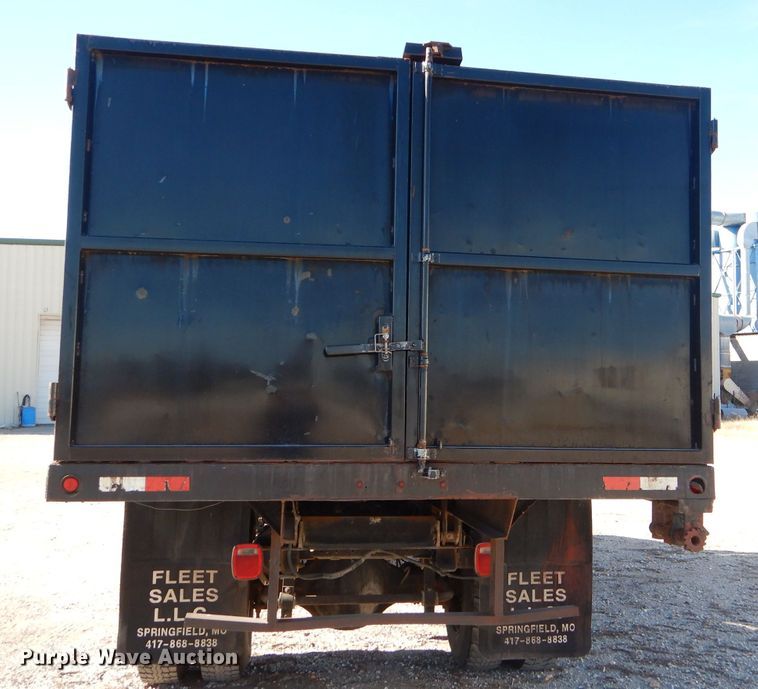 image for item FA9901 2005 Chevrolet C7500 dump truck