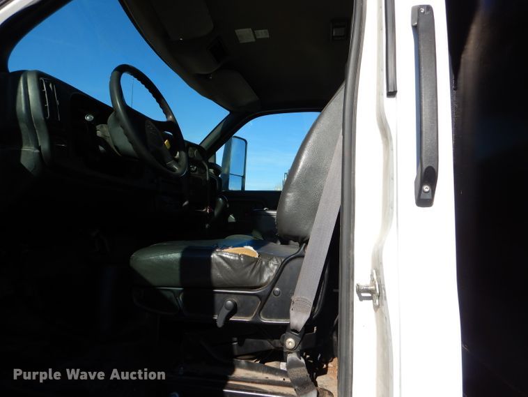 image for item FA9901 2005 Chevrolet C7500 dump truck