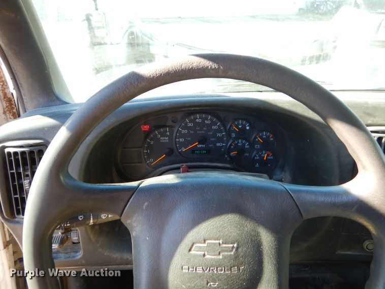 image for item FA9901 2005 Chevrolet C7500 dump truck