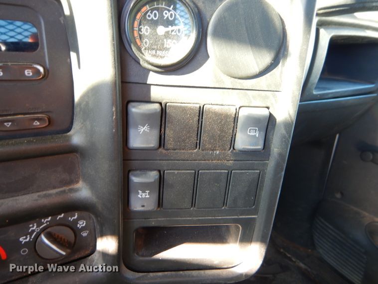 image for item FA9901 2005 Chevrolet C7500 dump truck