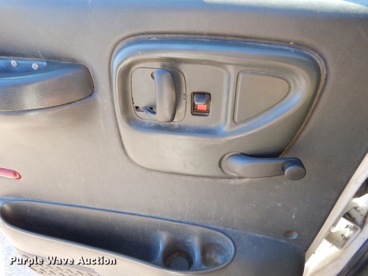 image for item FA9901 2005 Chevrolet C7500 dump truck