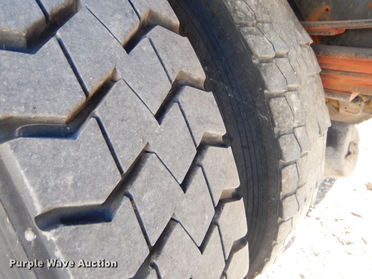 image for item FA9901 2005 Chevrolet C7500 dump truck