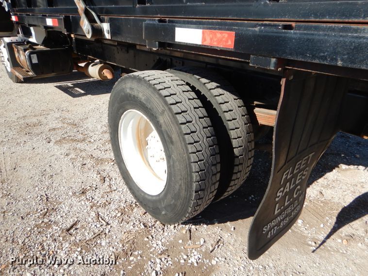 image for item FA9901 2005 Chevrolet C7500 dump truck