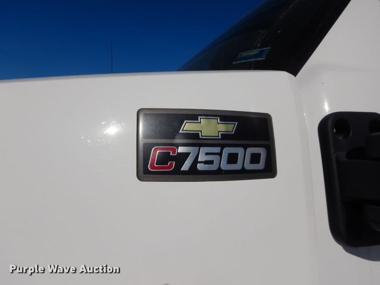 image for item FA9901 2005 Chevrolet C7500 dump truck