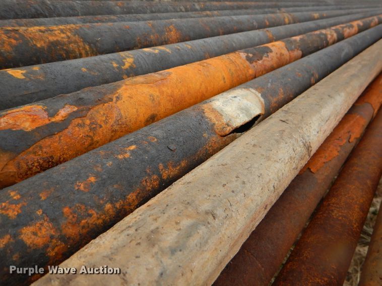 image for item FA9911 Approximately 33 oilfield structural pipes