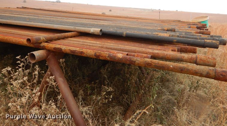 image for item FA9915 Approximately 33 oilfield structural pipes