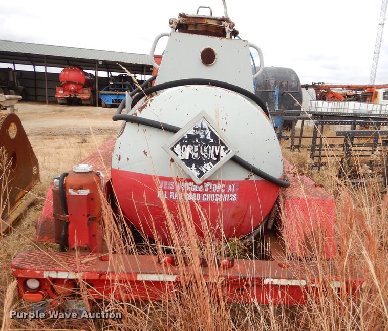 image for item FA9917 Tank trailer