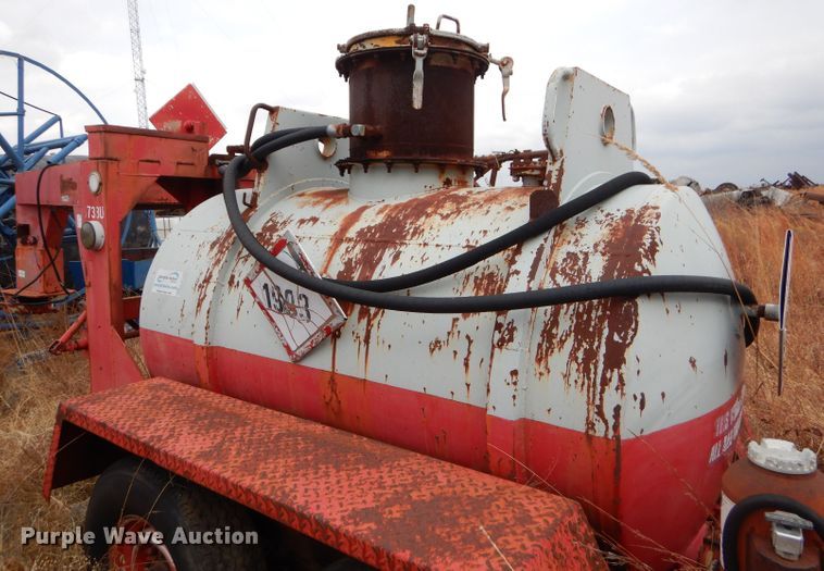 image for item FA9917 Tank trailer