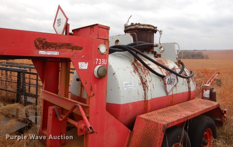 image for item FA9917 Tank trailer