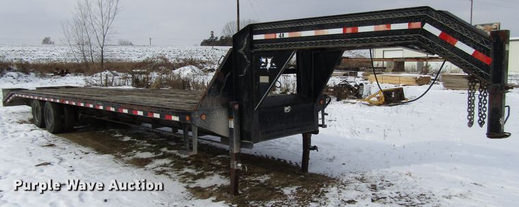 image for item FD9305 2004 PJ Trailers GN362 equipment trailer