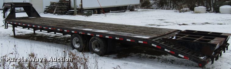 image for item FD9305 2004 PJ Trailers GN362 equipment trailer
