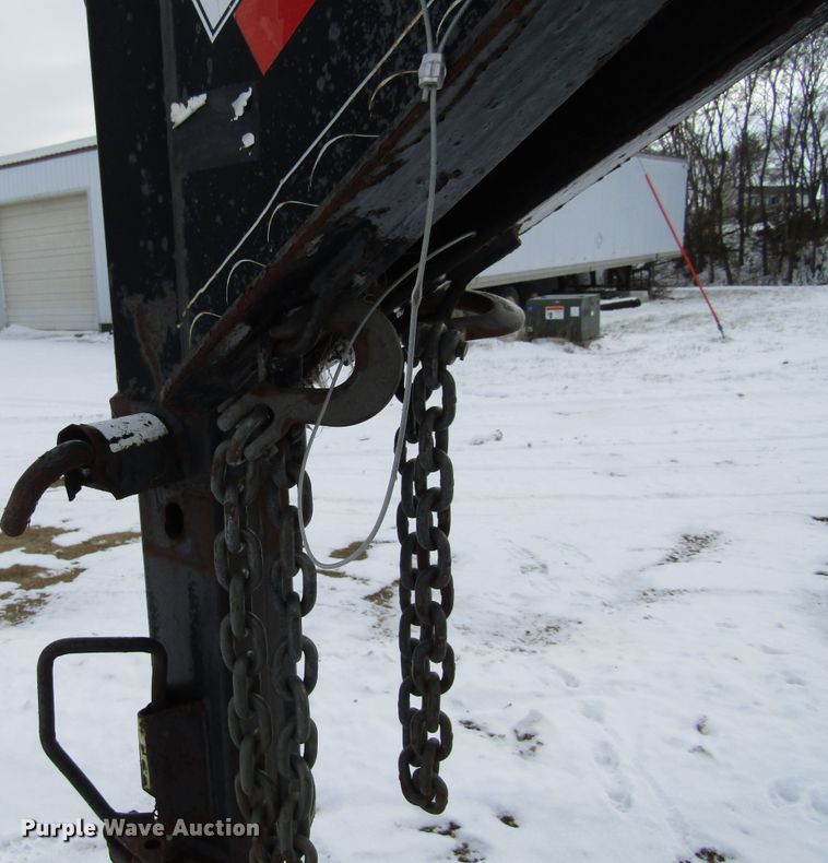 image for item FD9305 2004 PJ Trailers GN362 equipment trailer