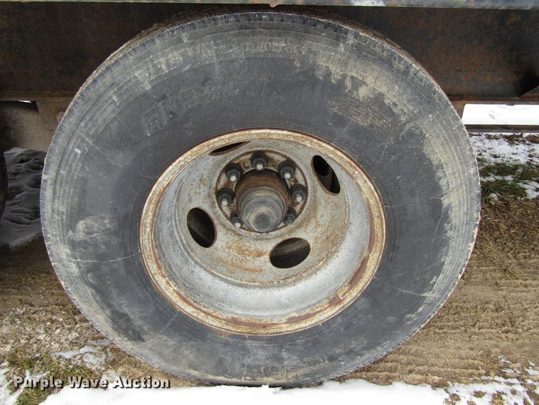 image for item FD9305 2004 PJ Trailers GN362 equipment trailer