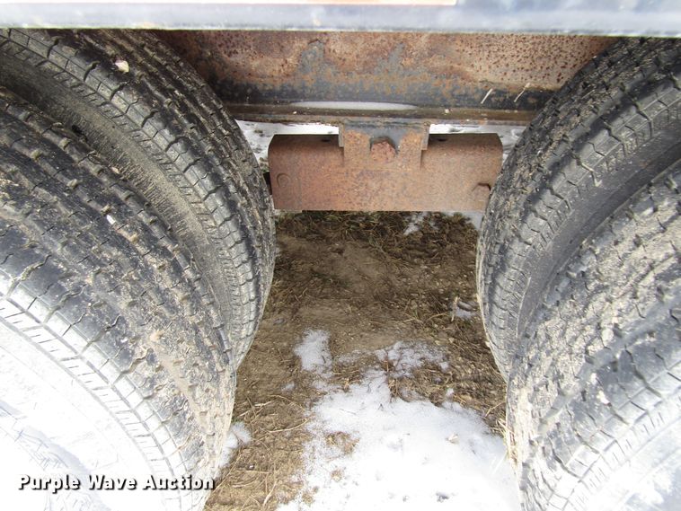 image for item FD9305 2004 PJ Trailers GN362 equipment trailer