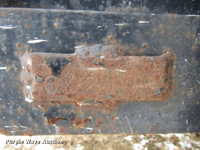 image for item FD9305 2004 PJ Trailers GN362 equipment trailer