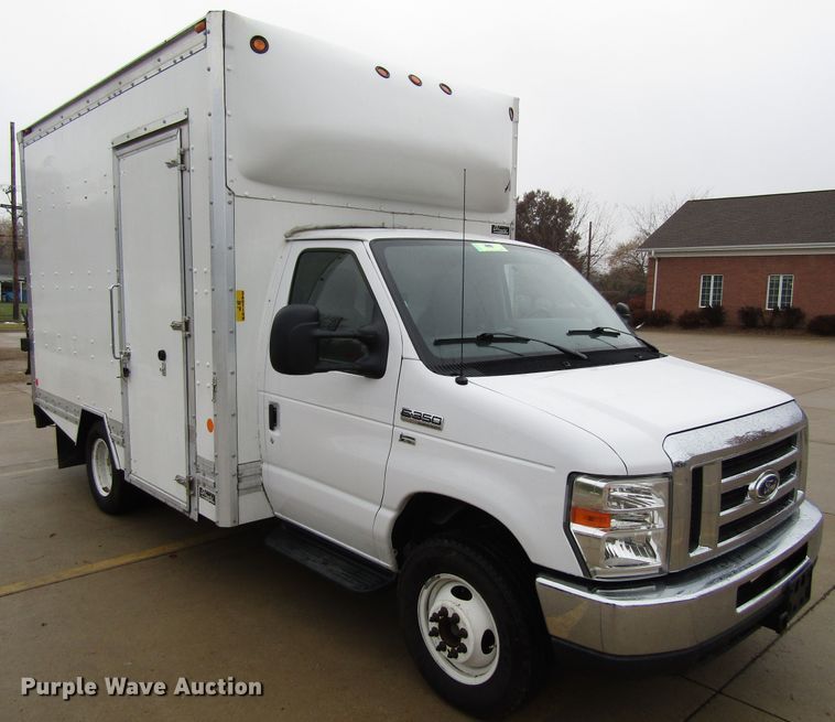 image for item FD9307 2014 Ford E350 Super Duty box truck