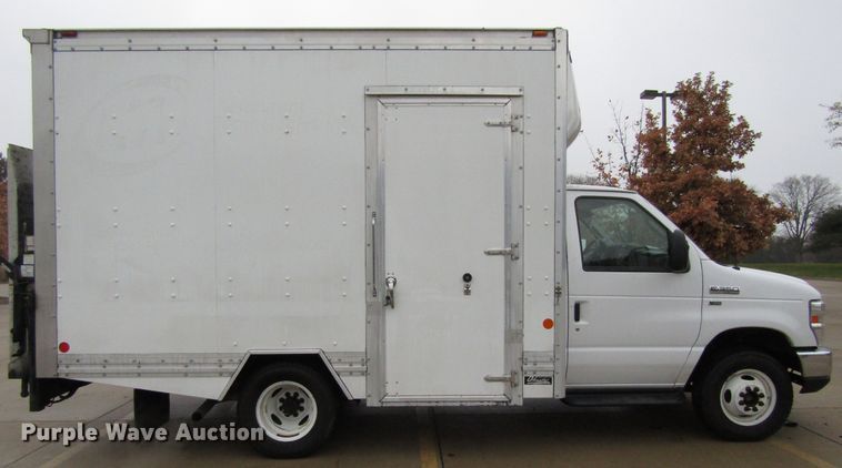 image for item FD9307 2014 Ford E350 Super Duty box truck