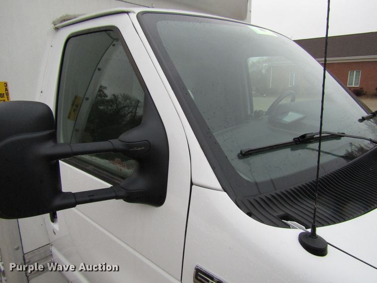 image for item FD9307 2014 Ford E350 Super Duty box truck