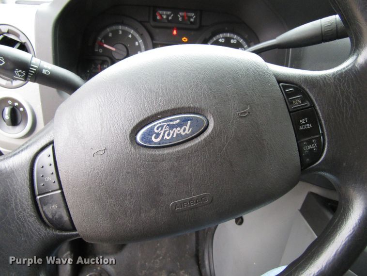 image for item FD9307 2014 Ford E350 Super Duty box truck