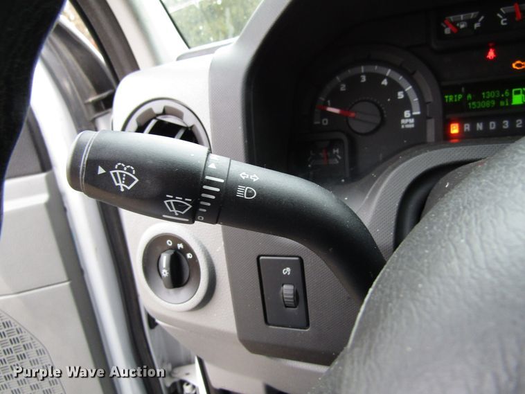 image for item FD9307 2014 Ford E350 Super Duty box truck