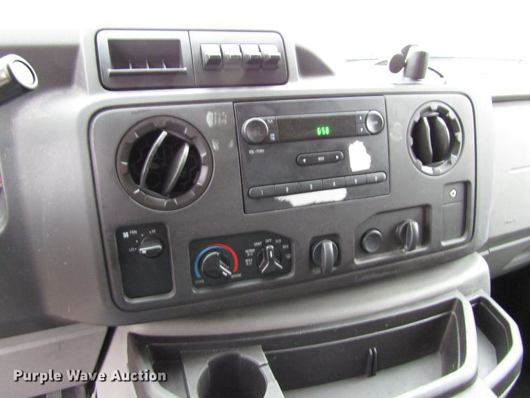 image for item FD9307 2014 Ford E350 Super Duty box truck