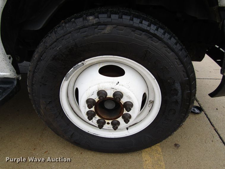 image for item FD9307 2014 Ford E350 Super Duty box truck