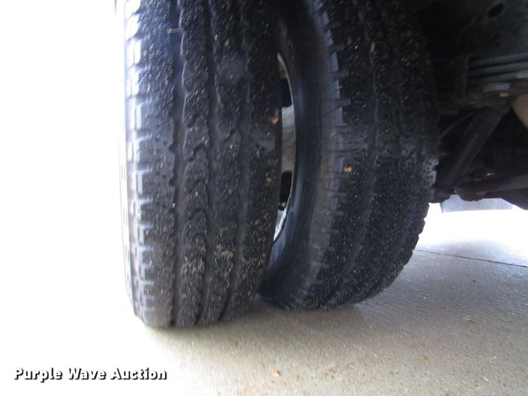 image for item FD9307 2014 Ford E350 Super Duty box truck