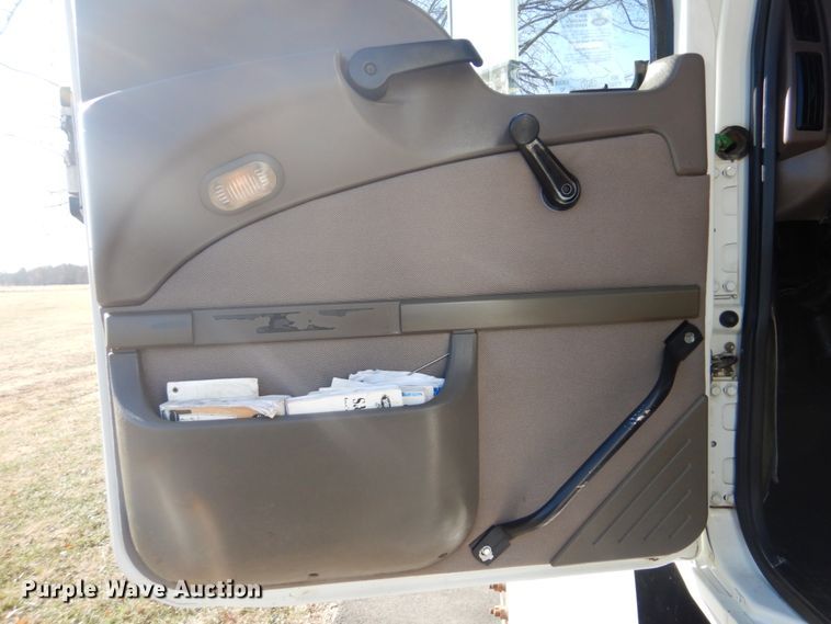 image for item FF9100 2007 Mack CHN semi truck