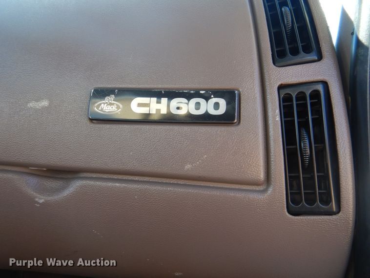 image for item FF9100 2007 Mack CHN semi truck