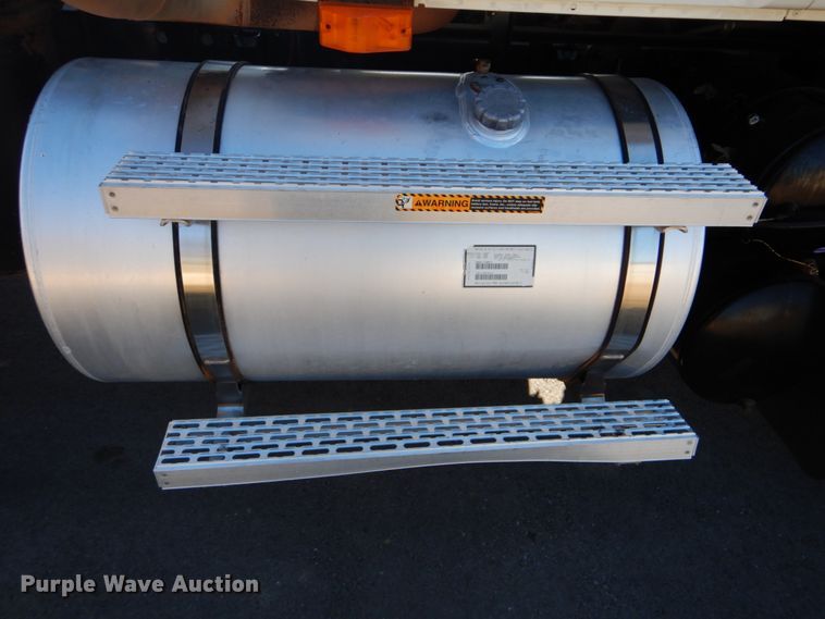 image for item FF9100 2007 Mack CHN semi truck