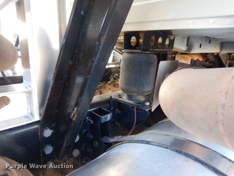 image for item FF9100 2007 Mack CHN semi truck