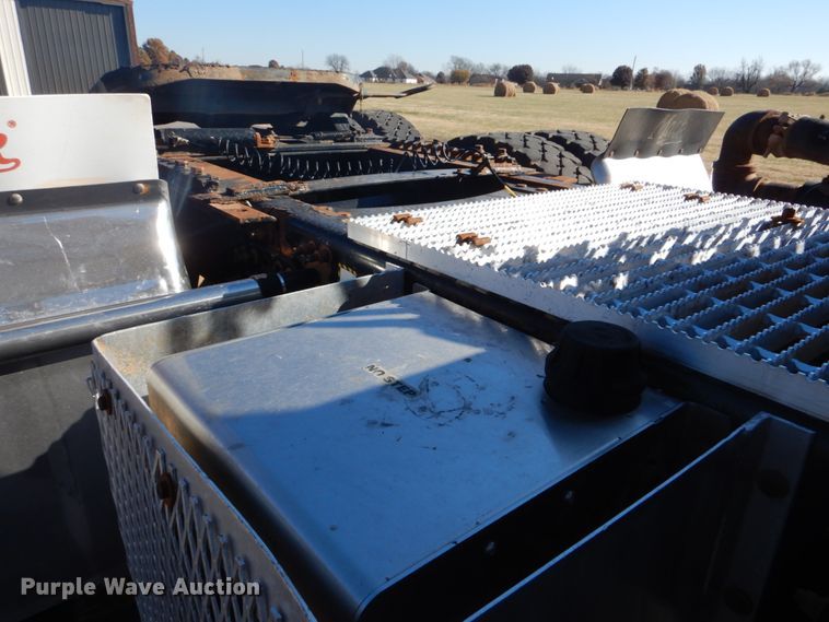 image for item FF9100 2007 Mack CHN semi truck