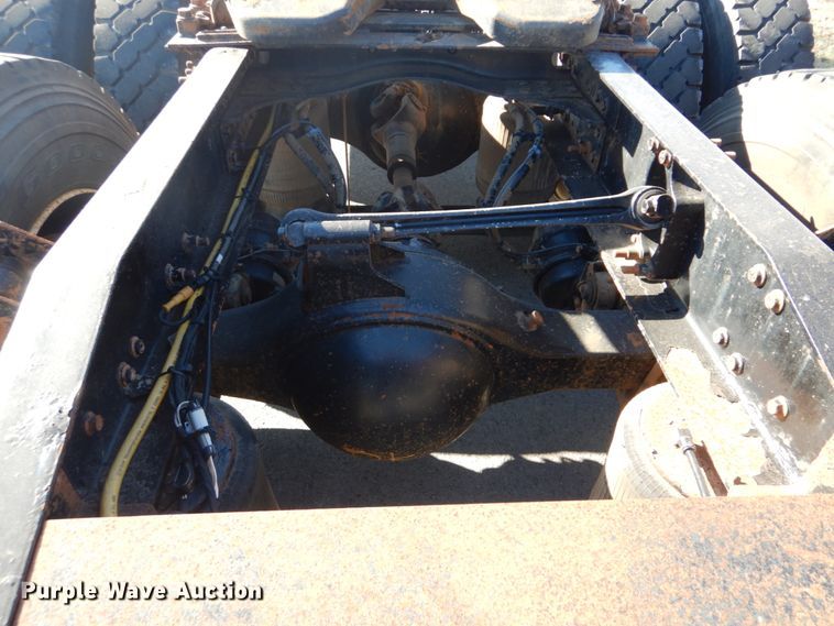 image for item FF9100 2007 Mack CHN semi truck