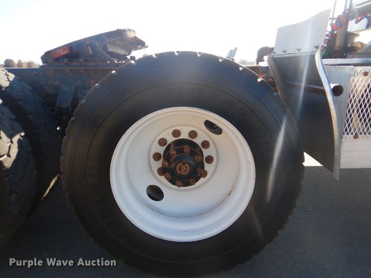 image for item FF9100 2007 Mack CHN semi truck