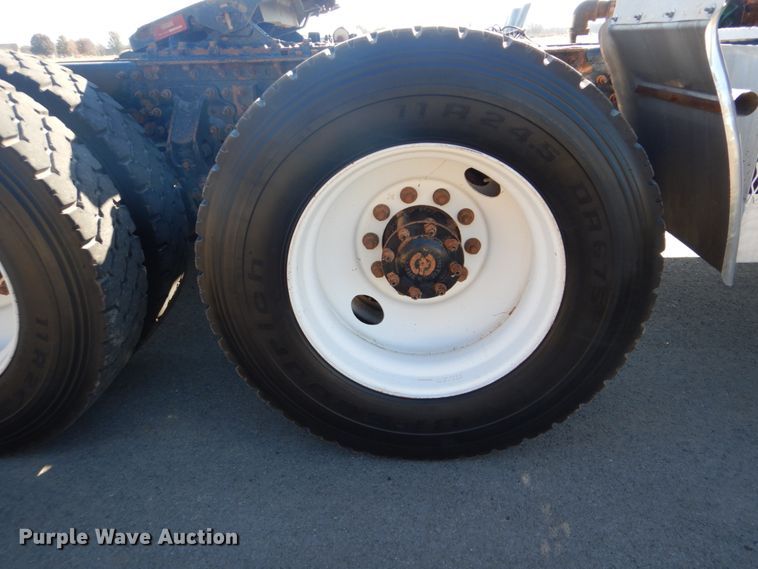 image for item FF9100 2007 Mack CHN semi truck