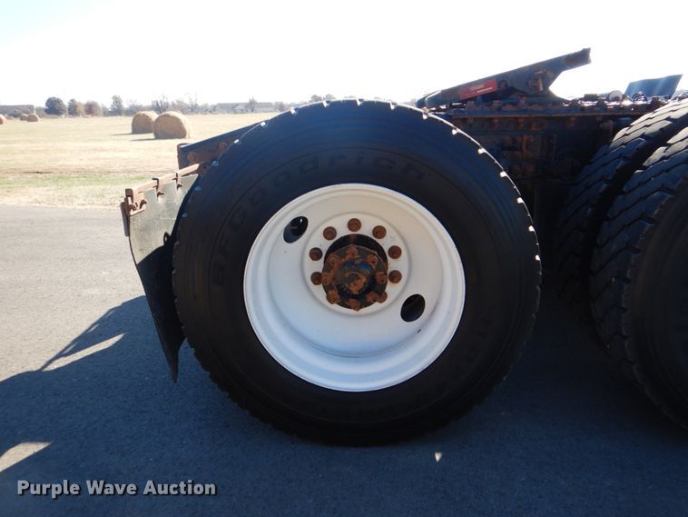 image for item FF9100 2007 Mack CHN semi truck