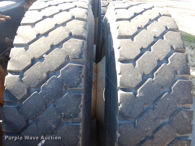 image for item FF9100 2007 Mack CHN semi truck