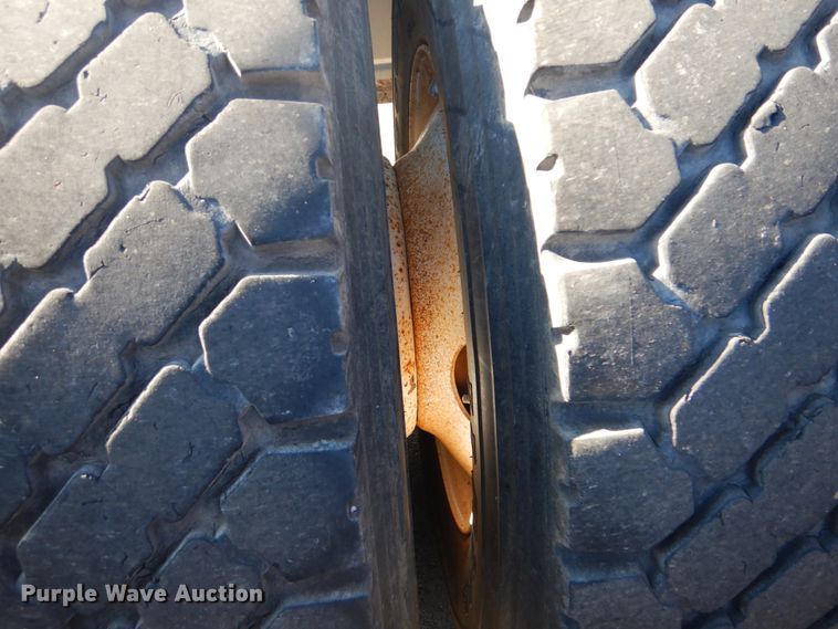 image for item FF9100 2007 Mack CHN semi truck