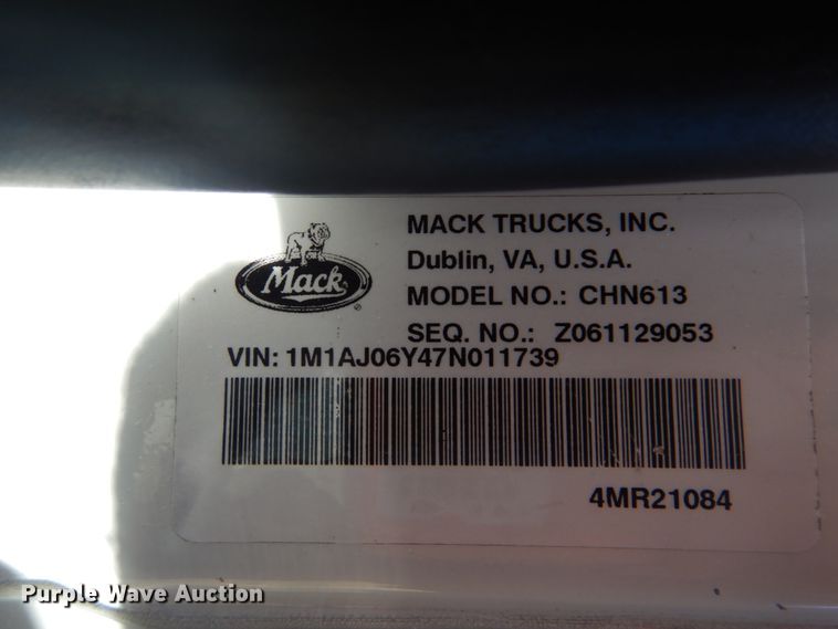 image for item FF9100 2007 Mack CHN semi truck